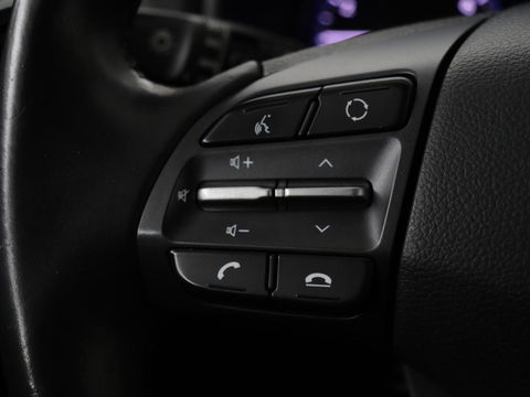 Hyundai KONA 1.0T Comfort | 1e eigenaar | Carplay | Trekhaak | Climate control | Camera | Cruise control | Parkeerhulp | Bluetooth