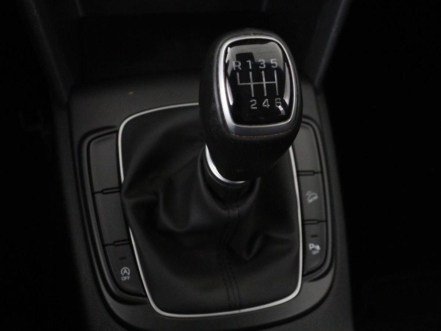 Hyundai KONA 1.0T Comfort | 1e eigenaar | Carplay | Trekhaak | Climate control | Camera | Cruise control | Parkeerhulp | Bluetooth
