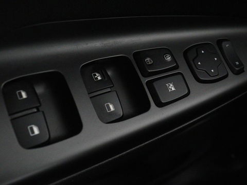 Hyundai KONA 1.0T Comfort | 1e eigenaar | Carplay | Trekhaak | Climate control | Camera | Cruise control | Parkeerhulp | Bluetooth