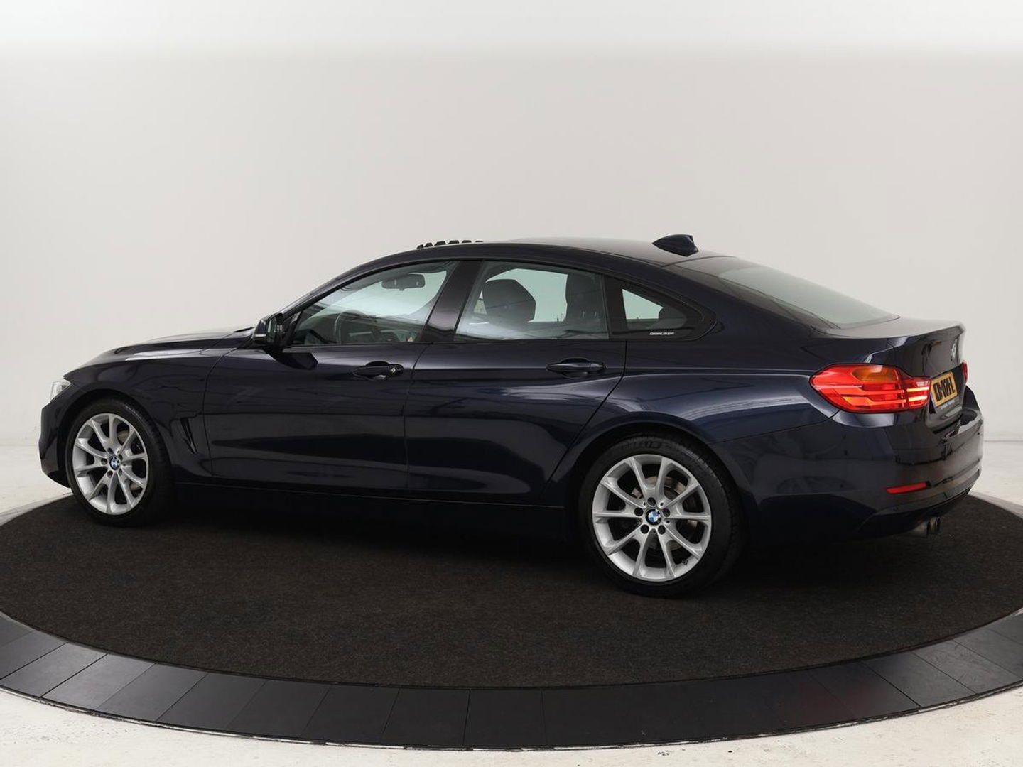 BMW 4 Serie Gran Coupé 420i High Executive | Schuifdak | Harman/Kardon | Stoelverwarming | Leder | Camera | DAB | Xenon | Sportstoelen