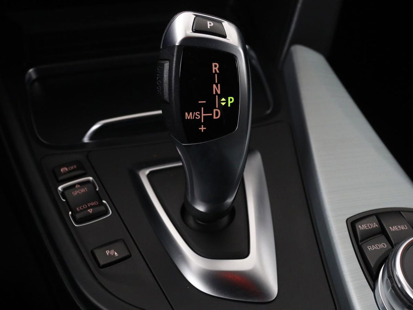 BMW 4 Serie Gran Coupé 420i High Executive | Schuifdak | Harman/Kardon | Stoelverwarming | Leder | Camera | DAB | Xenon | Sportstoelen