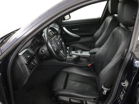 BMW 4 Serie Gran Coupé 420i High Executive | Schuifdak | Harman/Kardon | Stoelverwarming | Leder | Camera | DAB | Xenon | Sportstoelen