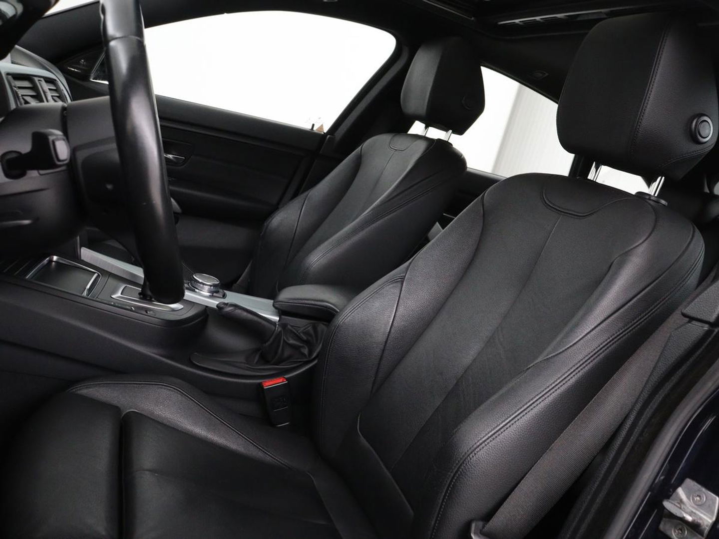 BMW 4 Serie Gran Coupé 420i High Executive | Schuifdak | Harman/Kardon | Stoelverwarming | Leder | Camera | DAB | Xenon | Sportstoelen
