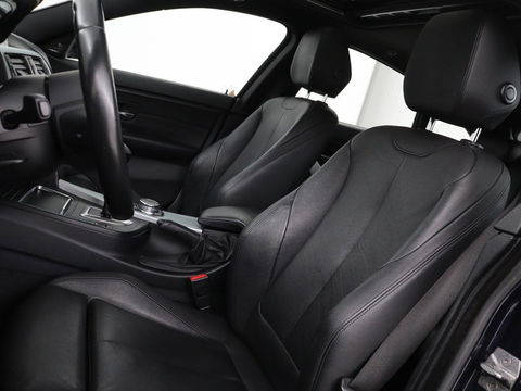 BMW 4 Serie Gran Coupé 420i High Executive | Schuifdak | Harman/Kardon | Stoelverwarming | Leder | Camera | DAB | Xenon | Sportstoelen