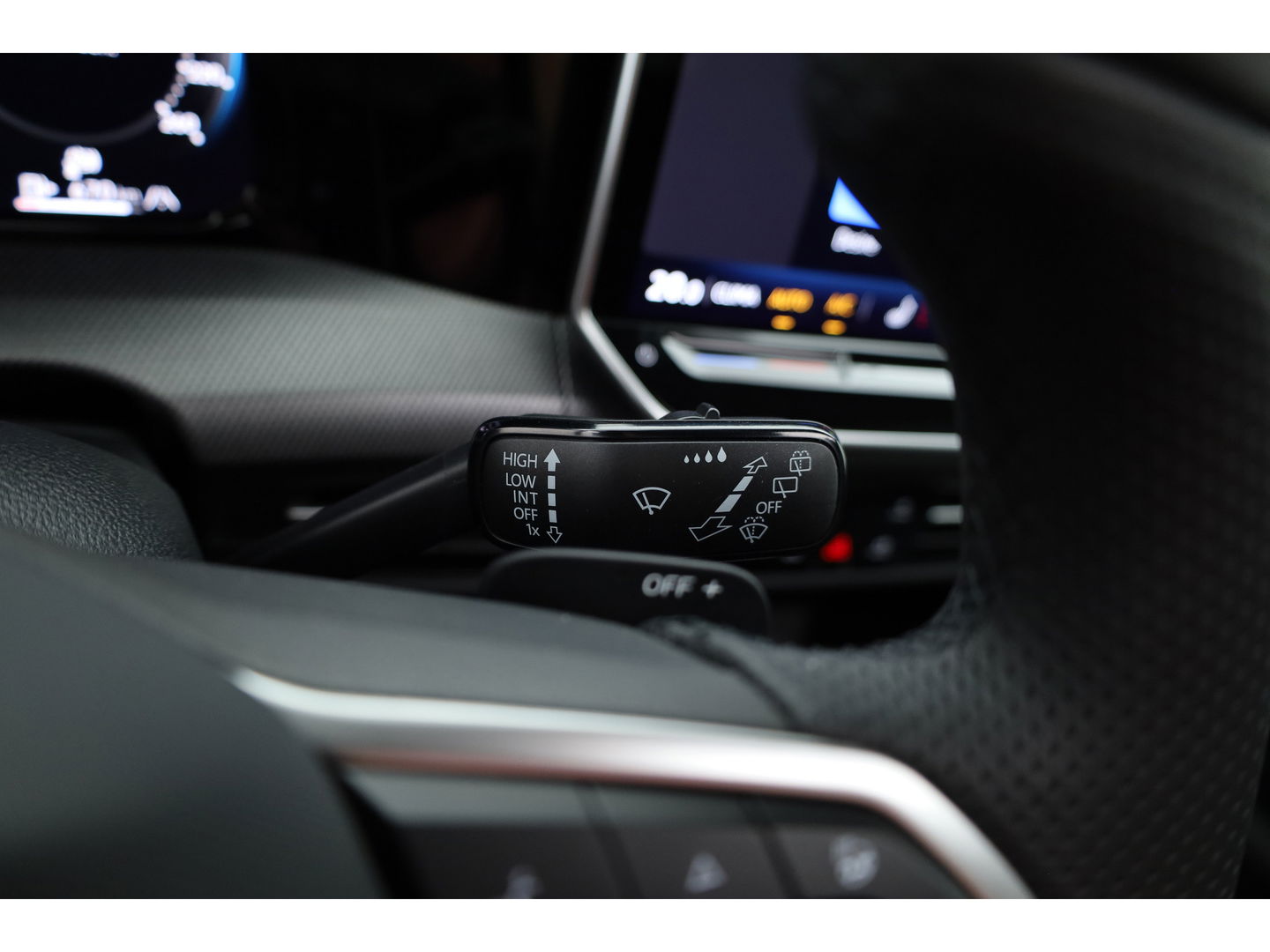 Volkswagen Golf 1.5 eTSI R-Line DSG | MY25 | Pano | HUD | IQ. Light | Stoel- Stuurverw. | Camera | Apple CarPlay |