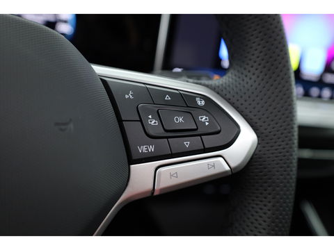 Volkswagen Golf 1.5 eTSI R-Line DSG | MY25 | Pano | HUD | IQ. Light | Stoel- Stuurverw. | Camera | Apple CarPlay |
