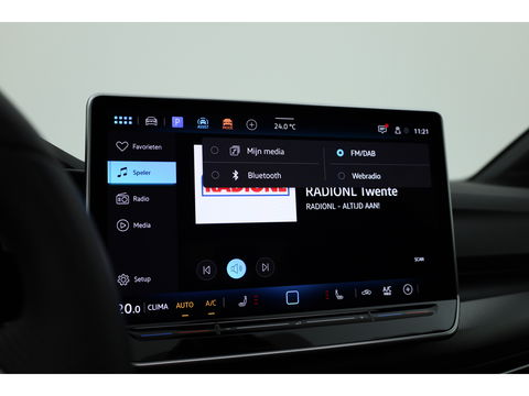 Volkswagen Golf 1.5 eTSI R-Line DSG | MY25 | Pano | HUD | IQ. Light | Stoel- Stuurverw. | Camera | Apple CarPlay |