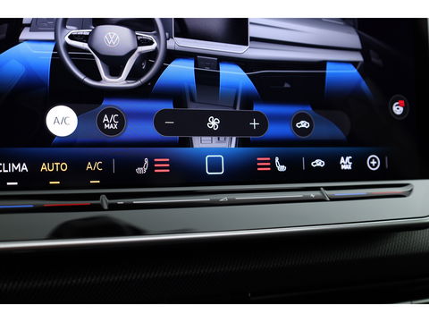 Volkswagen Golf 1.5 eTSI R-Line DSG | MY25 | Pano | HUD | IQ. Light | Stoel- Stuurverw. | Camera | Apple CarPlay |
