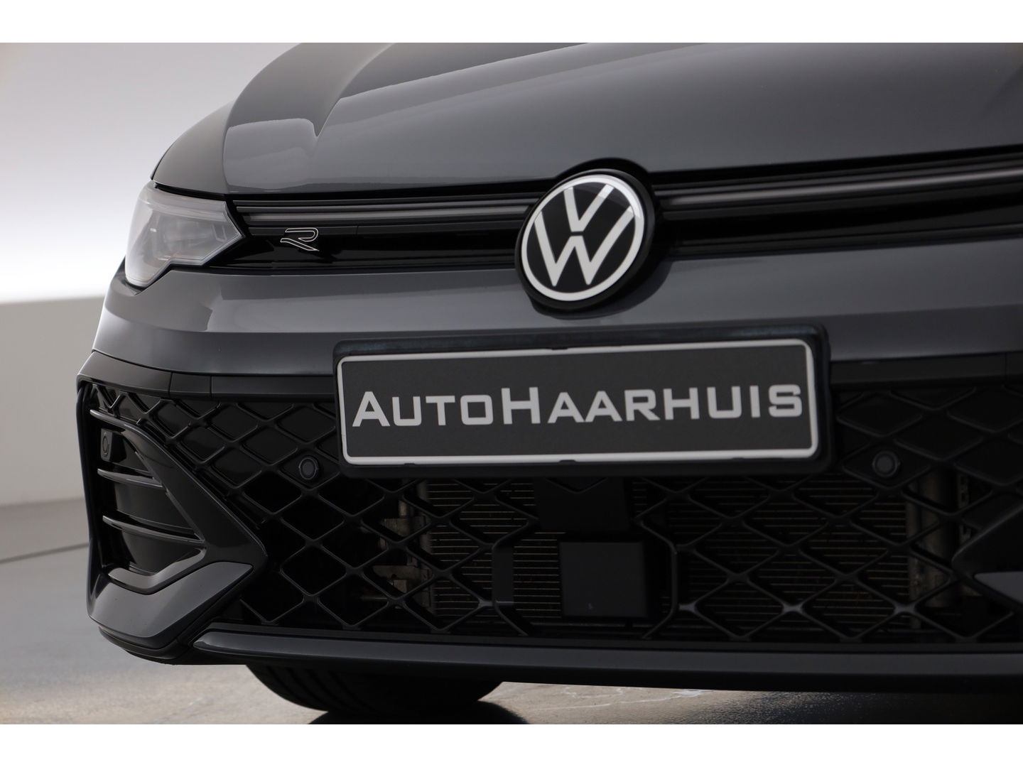 Volkswagen Golf 1.5 eTSI R-Line DSG | MY25 | Pano | HUD | IQ. Light | Stoel- Stuurverw. | Camera | Apple CarPlay |