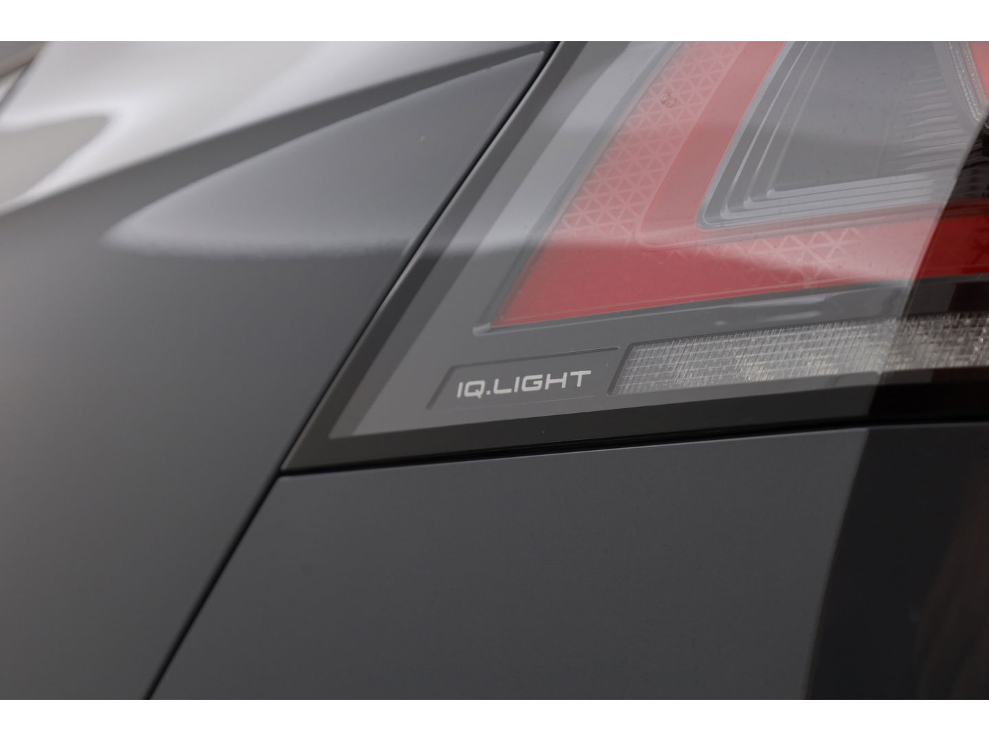 Volkswagen Golf 1.5 eTSI R-Line DSG | MY25 | Pano | HUD | IQ. Light | Stoel- Stuurverw. | Camera | Apple CarPlay |