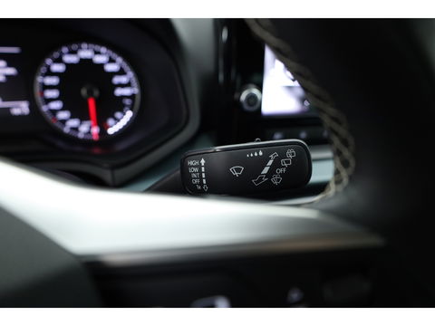 SEAT Arona 1.0 TSI Xperience | Navi by App | Keyless | Stoelverw. | PDC A | Clima
