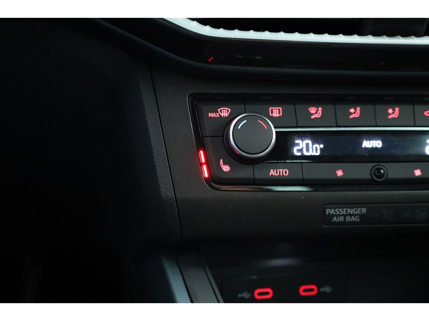 SEAT Arona 1.0 TSI Xperience | Navi by App | Keyless | Stoelverw. | PDC A | Clima