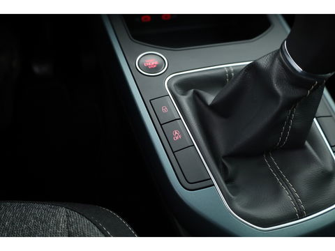 SEAT Arona 1.0 TSI Xperience | Navi by App | Keyless | Stoelverw. | PDC A | Clima