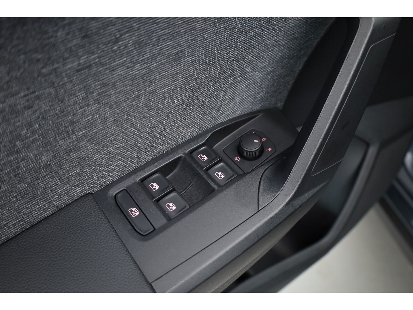 SEAT Arona 1.0 TSI Xperience | Navi by App | Keyless | Stoelverw. | PDC A | Clima