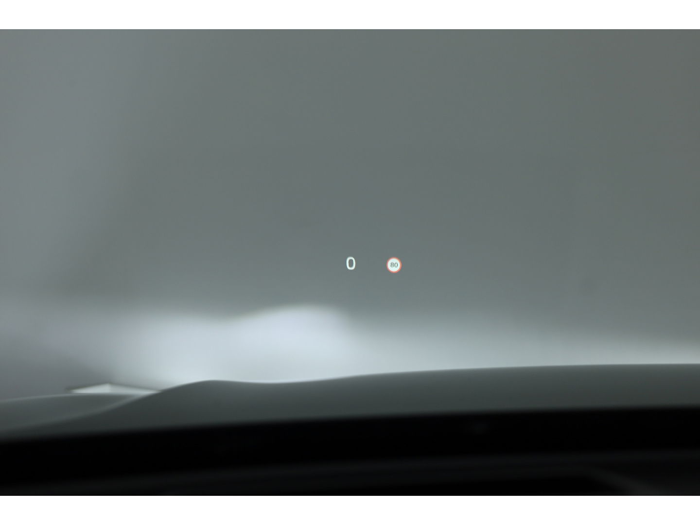 Volvo XC60 T8 Recharge R-Design | Facelift | Luchtvering | Head-up | Trekhaak | 360 Camera | H&K Audio | Standkachel |