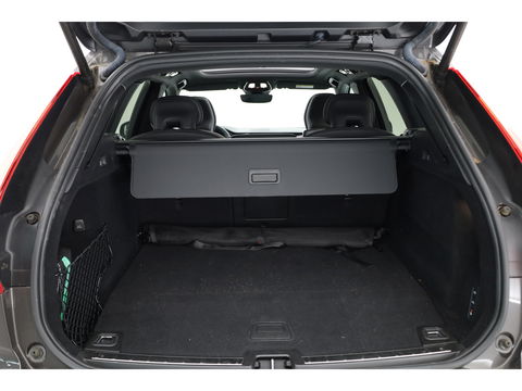 Volvo XC60 T8 Recharge R-Design | Facelift | Luchtvering | Head-up | Trekhaak | 360 Camera | H&K Audio | Standkachel |