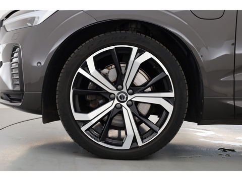 Volvo XC60 T8 Recharge R-Design | Facelift | Luchtvering | Head-up | Trekhaak | 360 Camera | H&K Audio | Standkachel |