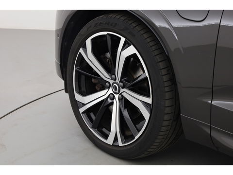 Volvo XC60 T8 Recharge R-Design | Facelift | Luchtvering | Head-up | Trekhaak | 360 Camera | H&K Audio | Standkachel |