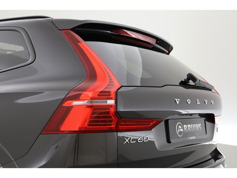 Volvo XC60 T8 Recharge R-Design | Facelift | Luchtvering | Head-up | Trekhaak | 360 Camera | H&K Audio | Standkachel |