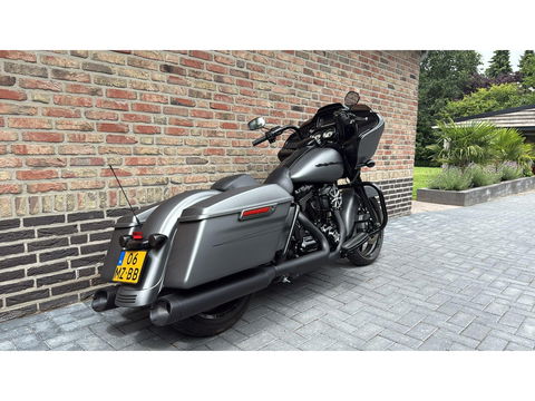 Harley Davidson 103 FLTRXS Road Glide Special Roadglide blackout