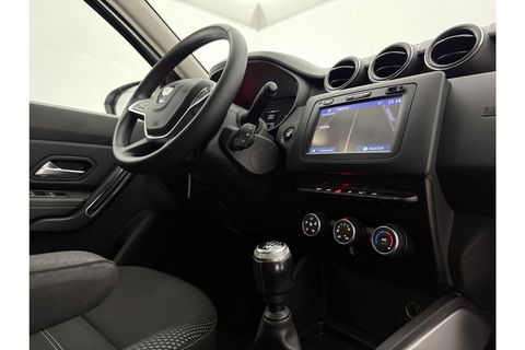 Dacia Duster 1.2 TCe Prestige Trekhaak LED Airco Cruise Camera Navi PDC 17"LMV