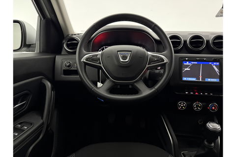 Dacia Duster 1.2 TCe Prestige Trekhaak LED Airco Cruise Camera Navi PDC 17"LMV