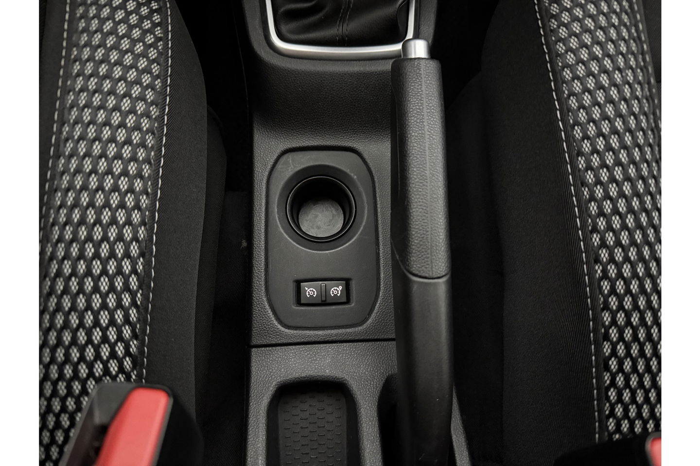 Dacia Duster 1.2 TCe Prestige Trekhaak LED Airco Cruise Camera Navi PDC 17"LMV