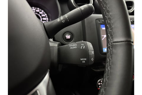 Dacia Duster 1.2 TCe Prestige Trekhaak LED Airco Cruise Camera Navi PDC 17"LMV