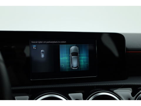 Mercedes-Benz A-Klasse 180 Business Solution AMG | Navi | Apple CarPlay | Stoelverw. | Park assist | 18'' |