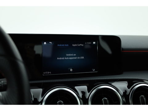 Mercedes-Benz A-Klasse 180 Business Solution AMG | Navi | Apple CarPlay | Stoelverw. | Park assist | 18'' |