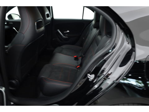 Mercedes-Benz A-Klasse 180 Business Solution AMG | Navi | Apple CarPlay | Stoelverw. | Park assist | 18'' |