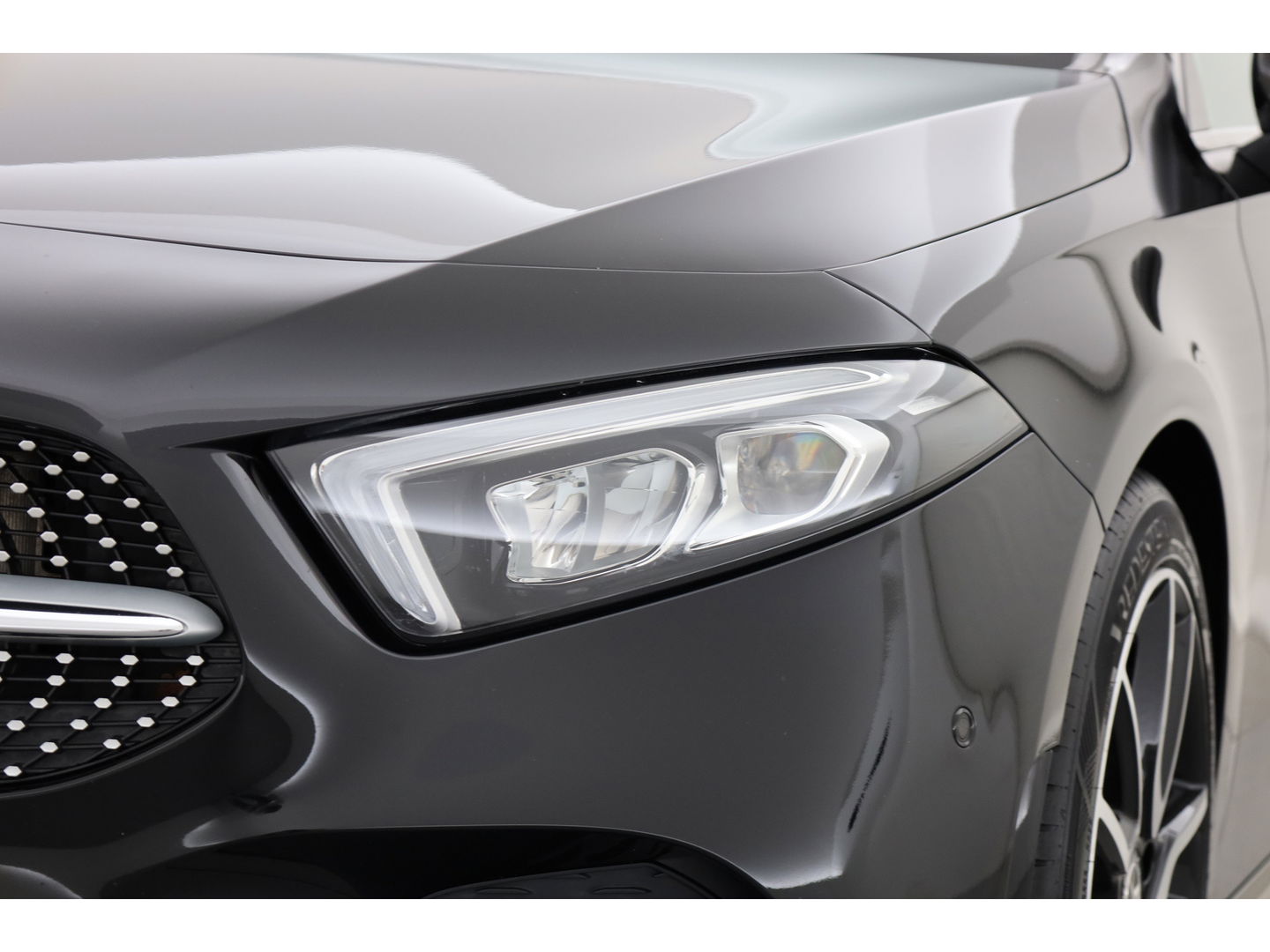 Mercedes-Benz A-Klasse 180 Business Solution AMG | Navi | Apple CarPlay | Stoelverw. | Park assist | 18'' |