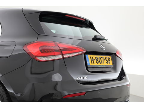 Mercedes-Benz A-Klasse 180 Business Solution AMG | Navi | Apple CarPlay | Stoelverw. | Park assist | 18'' |