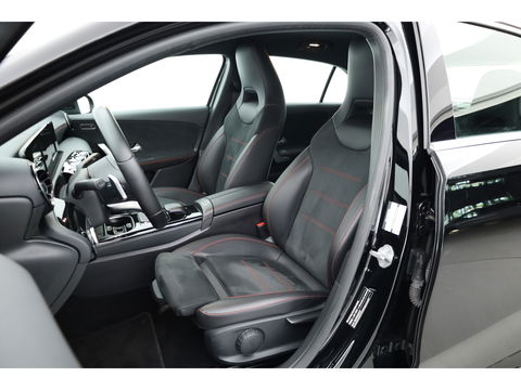 Mercedes-Benz A-Klasse 180 Business Solution AMG | Navi | Apple CarPlay | Stoelverw. | Park assist | 18'' |