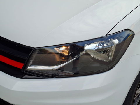 Volkswagen Caddy 2.0 TDI L1H1 BMT Exclusive Edition VERLAAGD / AIRCO / CRUISE CONTROLE / EURO 6 / NAVI