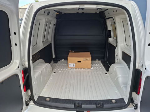 Volkswagen Caddy 2.0 TDI L1H1 BMT Exclusive Edition VERLAAGD / AIRCO / CRUISE CONTROLE / EURO 6 / NAVI