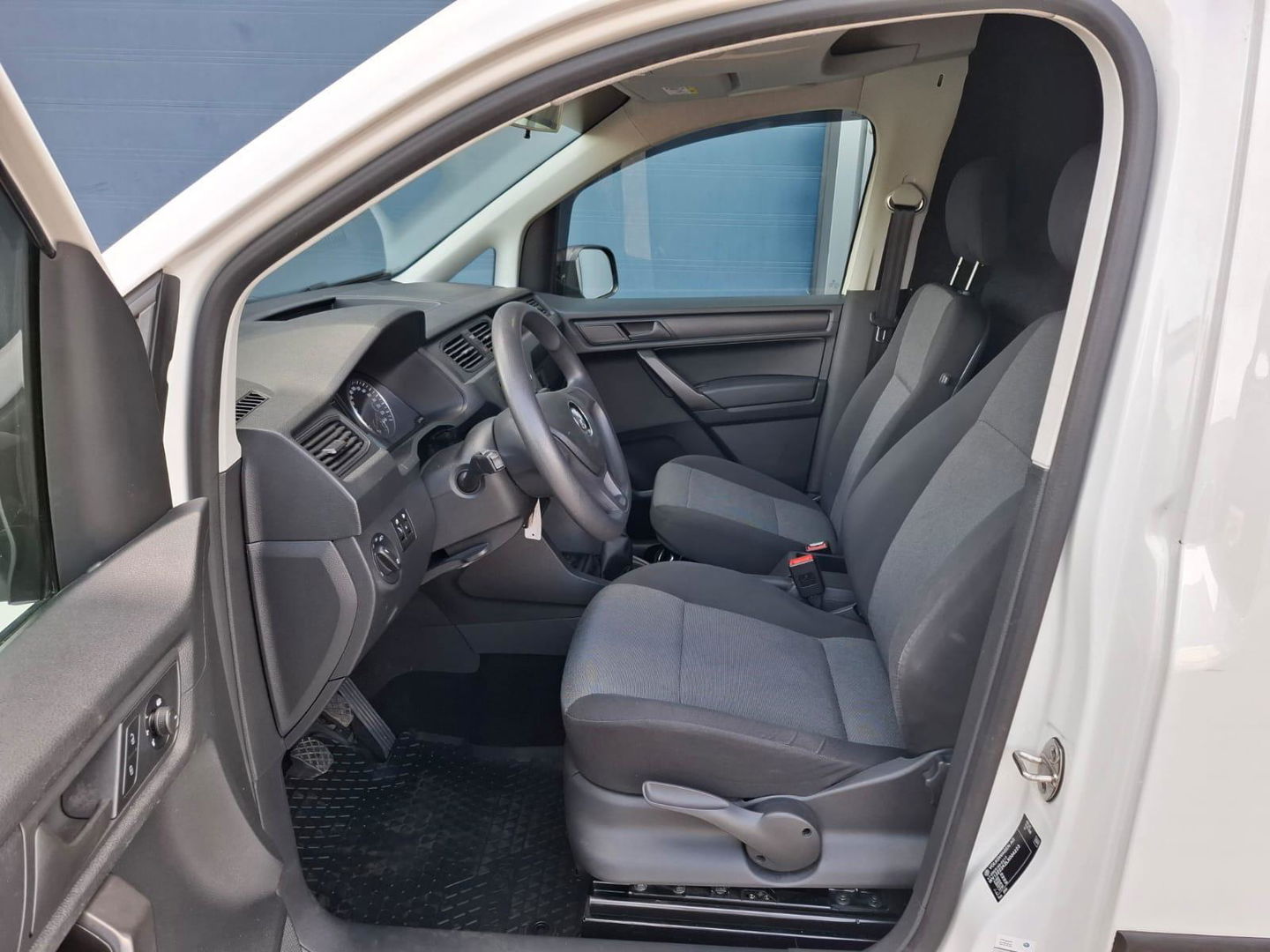 Volkswagen Caddy 2.0 TDI L1H1 BMT Exclusive Edition VERLAAGD / AIRCO / CRUISE CONTROLE / EURO 6 / NAVI