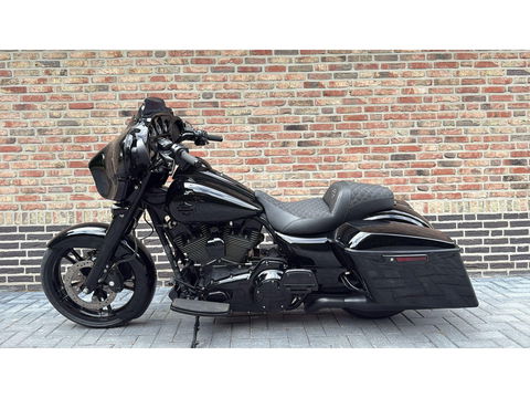 Harley Davidson 103 FLHXS Street Glide Special CVO Streetglide