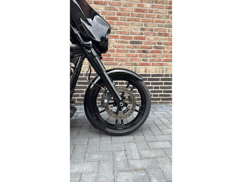 Harley Davidson 103 FLHXS Street Glide Special CVO Streetglide