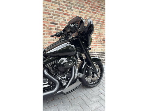 Harley Davidson 103 FLHXS Street Glide Special CVO Streetglide