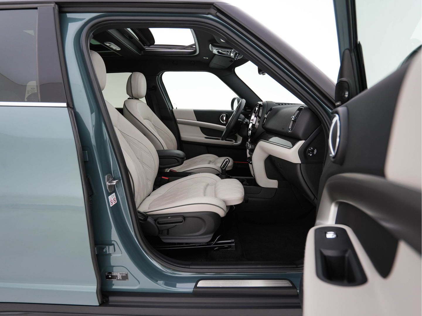 MINI Countryman 1.5 Cooper Business-Edition Outdoor-Pack Aut. *PANO | LUXURY-LEATHER | FULL-LED | HARMAN/KARDON-AUDIO | HEATED-SPORTSEATS | CAMERA | KEYLESS | DIGI-COCKPIT | NAVI-FULLMAP | ECC | PDC | CRUISE | 19"ALU*