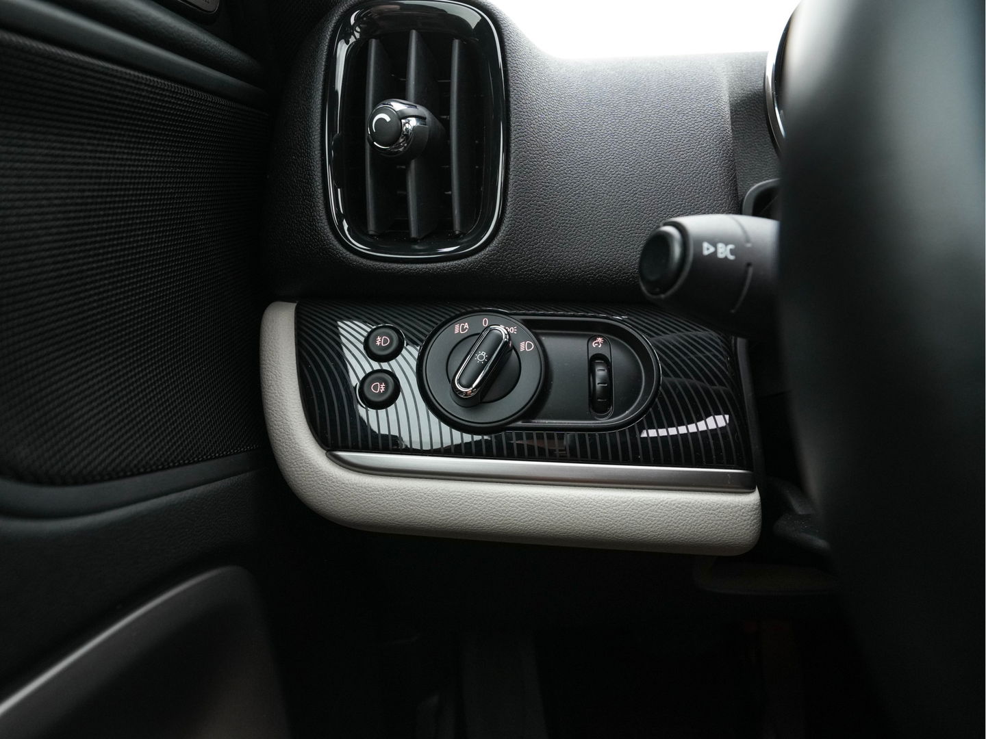 MINI Countryman 1.5 Cooper Business-Edition Outdoor-Pack Aut. *PANO | LUXURY-LEATHER | FULL-LED | HARMAN/KARDON-AUDIO | HEATED-SPORTSEATS | CAMERA | KEYLESS | DIGI-COCKPIT | NAVI-FULLMAP | ECC | PDC | CRUISE | 19"ALU*