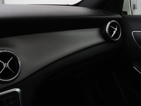 Mercedes-Benz GLA 180 CDI Lease Edition | Camera | Half leder | Trekhaak | Navigatie | Xenon | Cruise control | Bluetooth | Park Assist | Airco | Bluetooth