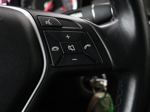 Mercedes-Benz GLA 180 CDI Lease Edition | Camera | Half leder | Trekhaak | Navigatie | Xenon | Cruise control | Bluetooth | Park Assist | Airco | Bluetooth