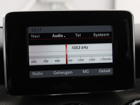 Mercedes-Benz GLA 180 CDI Lease Edition | Camera | Half leder | Trekhaak | Navigatie | Xenon | Cruise control | Bluetooth | Park Assist | Airco | Bluetooth