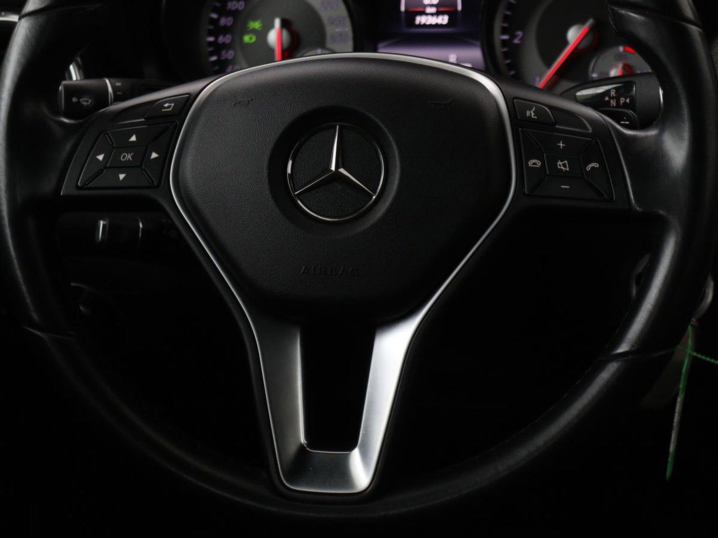 Mercedes-Benz GLA 180 CDI Lease Edition | Camera | Half leder | Trekhaak | Navigatie | Xenon | Cruise control | Bluetooth | Park Assist | Airco | Bluetooth