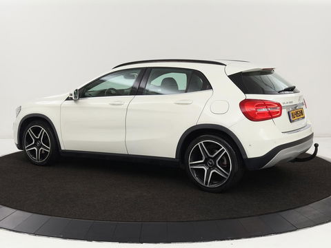 Mercedes-Benz GLA 180 CDI Lease Edition | Camera | Half leder | Trekhaak | Navigatie | Xenon | Cruise control | Bluetooth | Park Assist | Airco | Bluetooth