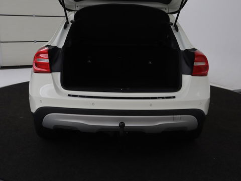 Mercedes-Benz GLA 180 CDI Lease Edition | Camera | Half leder | Trekhaak | Navigatie | Xenon | Cruise control | Bluetooth | Park Assist | Airco | Bluetooth