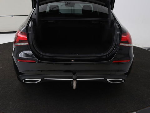 Mercedes-Benz A-Klasse 250e Business Solution Luxury | Leder | Stoelverwarming | Trekhaak | Camera | Navigatie | Full LED | Park Assist | Climate control | Widescreen