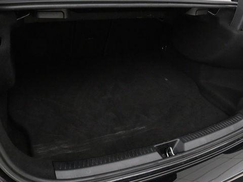 Mercedes-Benz A-Klasse 250e Business Solution Luxury | Leder | Stoelverwarming | Trekhaak | Camera | Navigatie | Full LED | Park Assist | Climate control | Widescreen